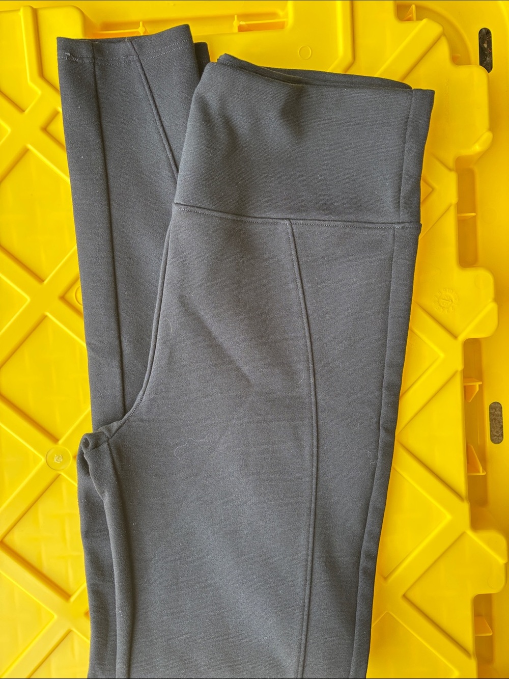 Assets by Spanx Black Leggings Size M